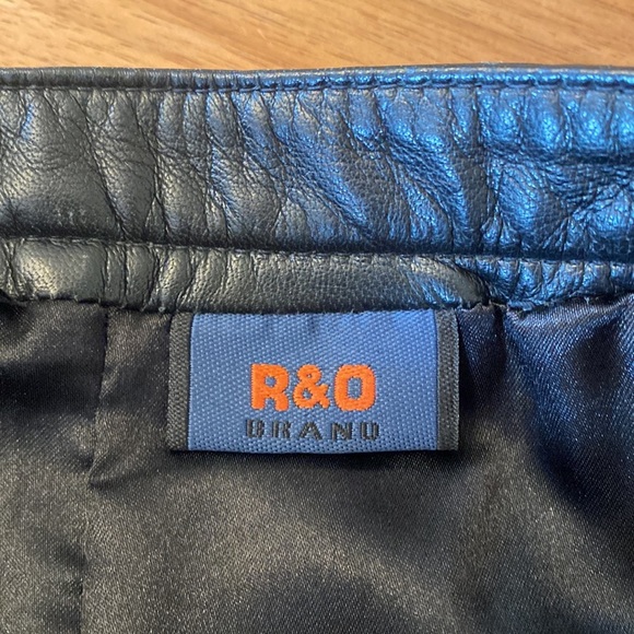 R&O Brand black leather wide leg pants. Very good condition. Size 2 - Picture 2 of 6